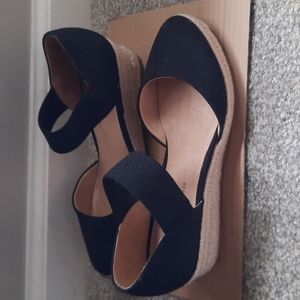 Lifestride black espadrille wedges, 8.5